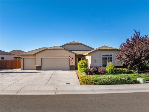 2828 San Pablo St, Redding, CA, 96002-9027 | Card Image