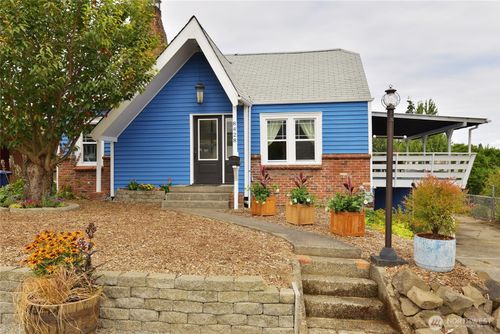 8428 S 118th St, Seattle, WA, 98178-4021 | Card Image