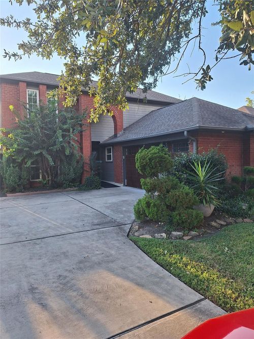 12402 Meadow Briar Dr, Stafford, TX, 77477-2231 | Card Image