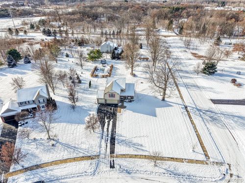 2686 Magnolia Garden Dr, Howell, MI, 48843-6166 | Card Image