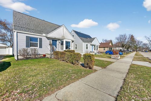 438 W Brockton Ave, Madison Heights, MI, 48071-3960 | Card Image