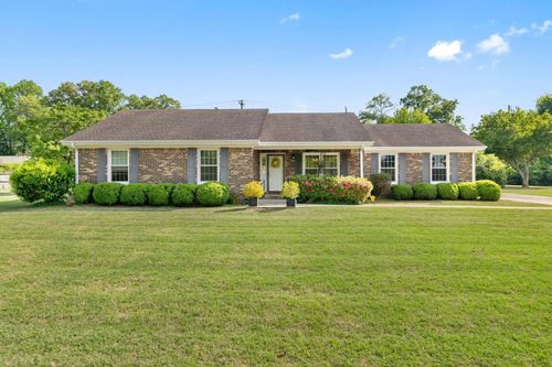 123 Wheeler Ave, Sheffield, AL, 35660-6864 | Card Image