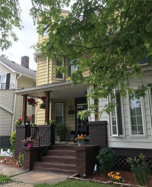 4030 E 44th St, Newburgh Heights, OH, 44105-3202 | Card Image