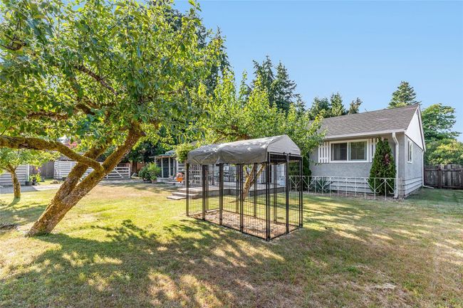 1226 Centre Rd, House other with 4 bedrooms, 2 bathrooms and 5 parking in Qualicum Beach BC | Image 7