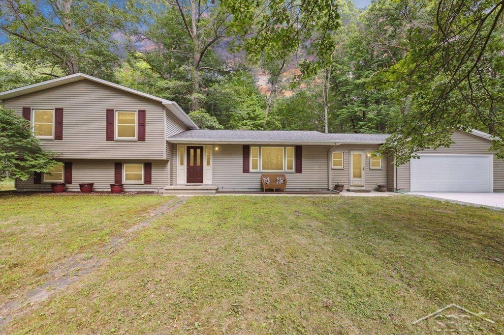 Wheeler Rd, Midland, MI 48640