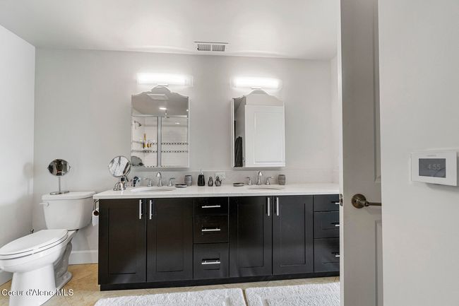 Ensuite with excellent lighting | Image 21