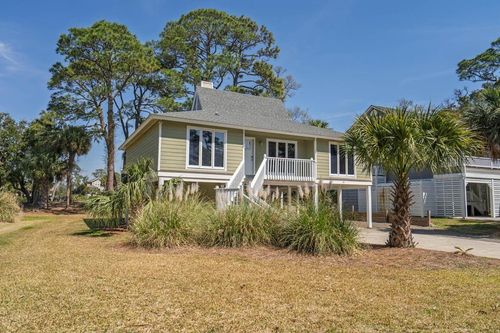 60 Rice Ln, Edisto Island, SC, 29438-3640 | Card Image