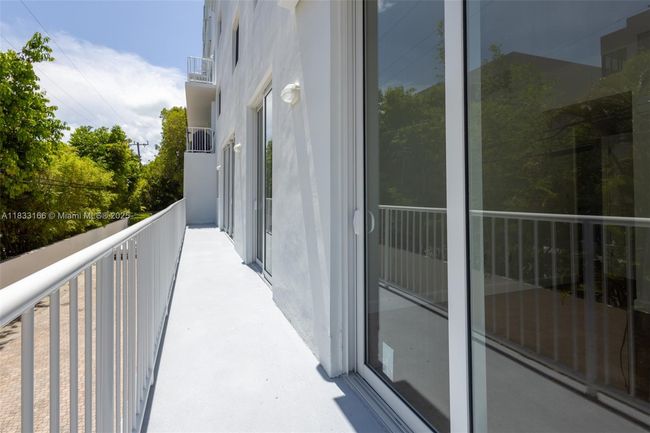 APT-101 - 50 Ocean Lane Dr, Condo with 3 bedrooms, 2 bathrooms and null parking in Key Biscayne FL | Image 48