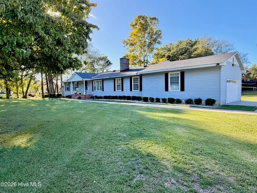 2571 English Squire Dr, Kinston, NC, 28504-7118 | Card Image