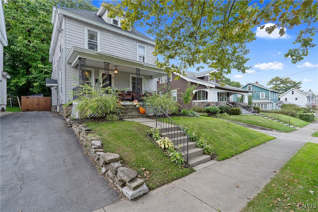 Oak St, Syracuse, NY 13203