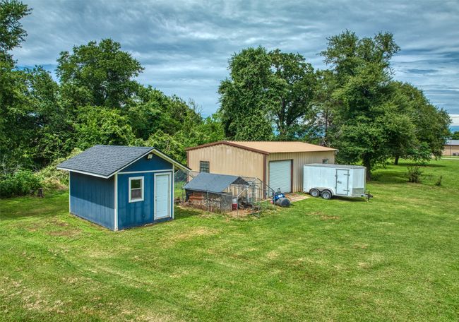 View of outdoor structure | Image 4