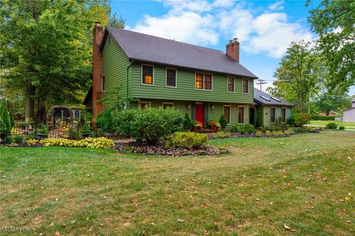 726 Sunrise Dr, Amherst, OH, 44001-1661 | Card Image