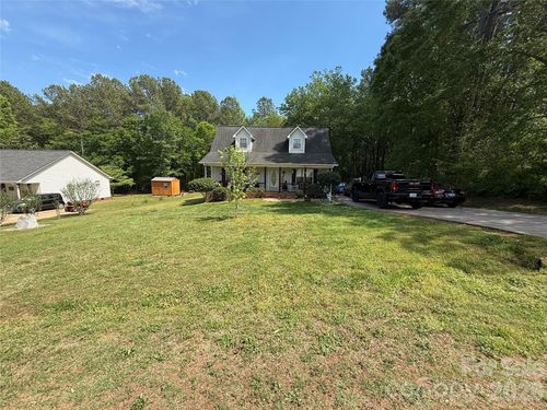 600 Blossom Hill Rd, Lincolnton, NC, 28092-7365 | Card Image