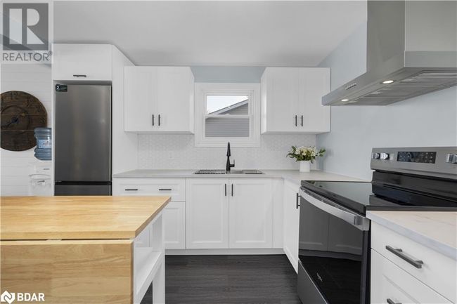 11 James Street, House other with 2 bedrooms, 1 bathrooms and 4 parking in Orillia ON | Image 10