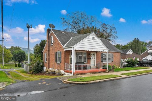 784 Ruth St, SINKING SPRING, PA, 19608-1338 | Card Image