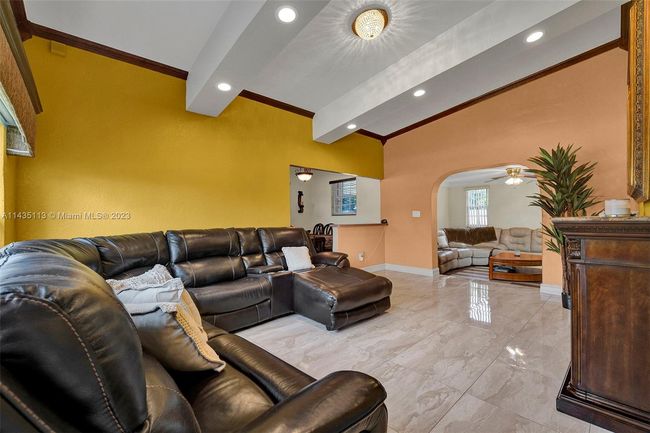2021 Nw 185 Th Ter, House other with 3 bedrooms, 2 bathrooms and null parking in Miami Gardens FL | Image 6
