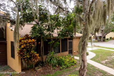 495 Valerie Drive, Townhouse with 3 bedrooms, 2 bathrooms and null parking in Titusville FL | Image 3