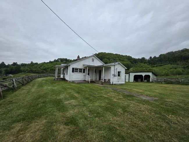 1052 Shippys Branch Rd, House other with 2 bedrooms, 1 bathrooms and null parking in Mouth of Wilson VA | Image 12