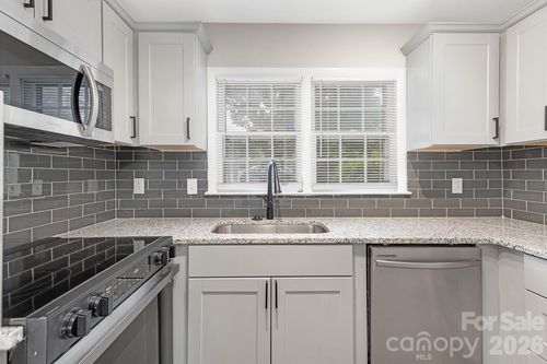 g-4601 Coronado Dr, Charlotte, NC, 28212-4458 | Card Image