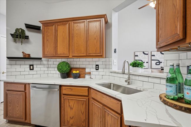 8621 Hunters Trace Ln, Townhouse with 2 bedrooms, 2 bathrooms and null parking in Plano TX | Image 12