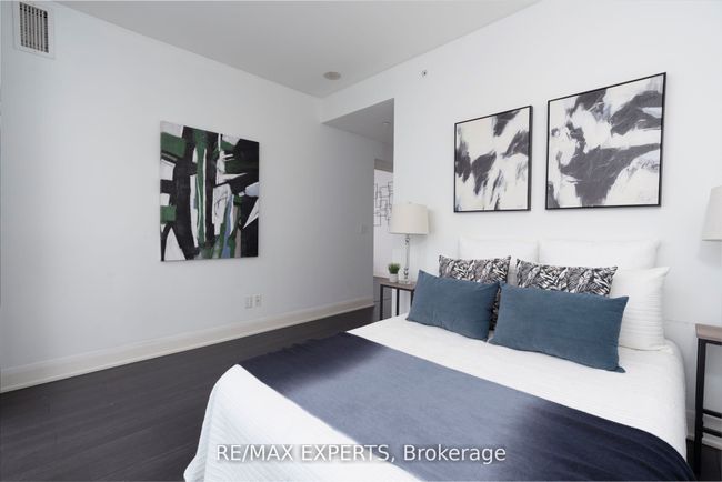 2406 - 2900 Highway 7 Road, Condo with 2 bedrooms, 2 bathrooms and null parking in Vaughan ON | Image 15