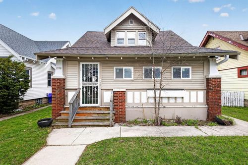 2930 N 38th Street, Milwaukee, WI, 53210 | Card Image