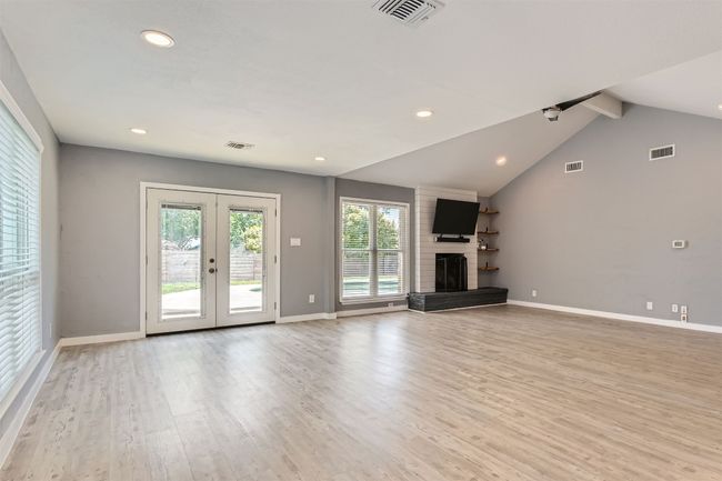 1121 Stoneoak Ln, House other with 3 bedrooms, 2 bathrooms and 4 parking in Austin TX | Image 12