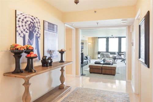 apt-5j-5380 N Ocean Dr, Riviera Beach, FL, 33404-2538 | Card Image