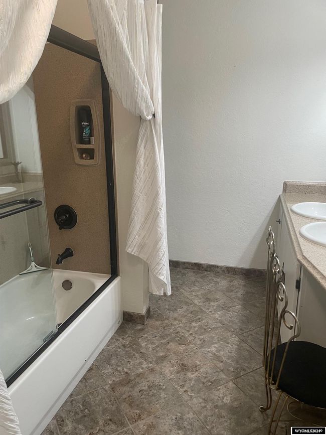 405 Harshman St, House other with 4 bedrooms, 1 bathrooms and null parking in Rawlins WY | Image 14