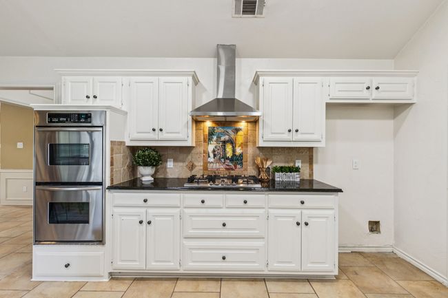 1094 Edith Cir, House other with 4 bedrooms, 3 bathrooms and null parking in Richardson TX | Image 8