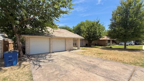10105 Oak Hollow Dr, Austin, TX, 78758-5542 | Card Image