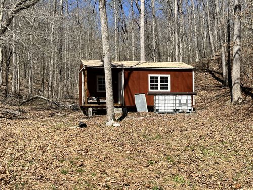 176 Golden View Ln, Hampshire, TN, 38461-1504 | Card Image