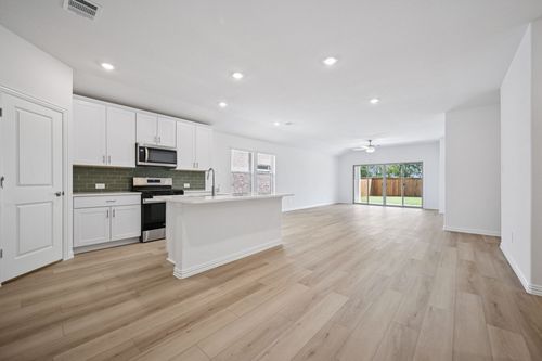 813 London Town Dr, Mckinney, TX, 75071-8838 | Card Image