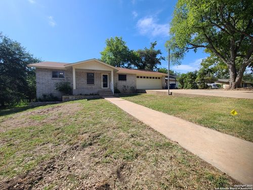1117 Temple Dr, Kerrville, TX, 78028-2948 | Card Image