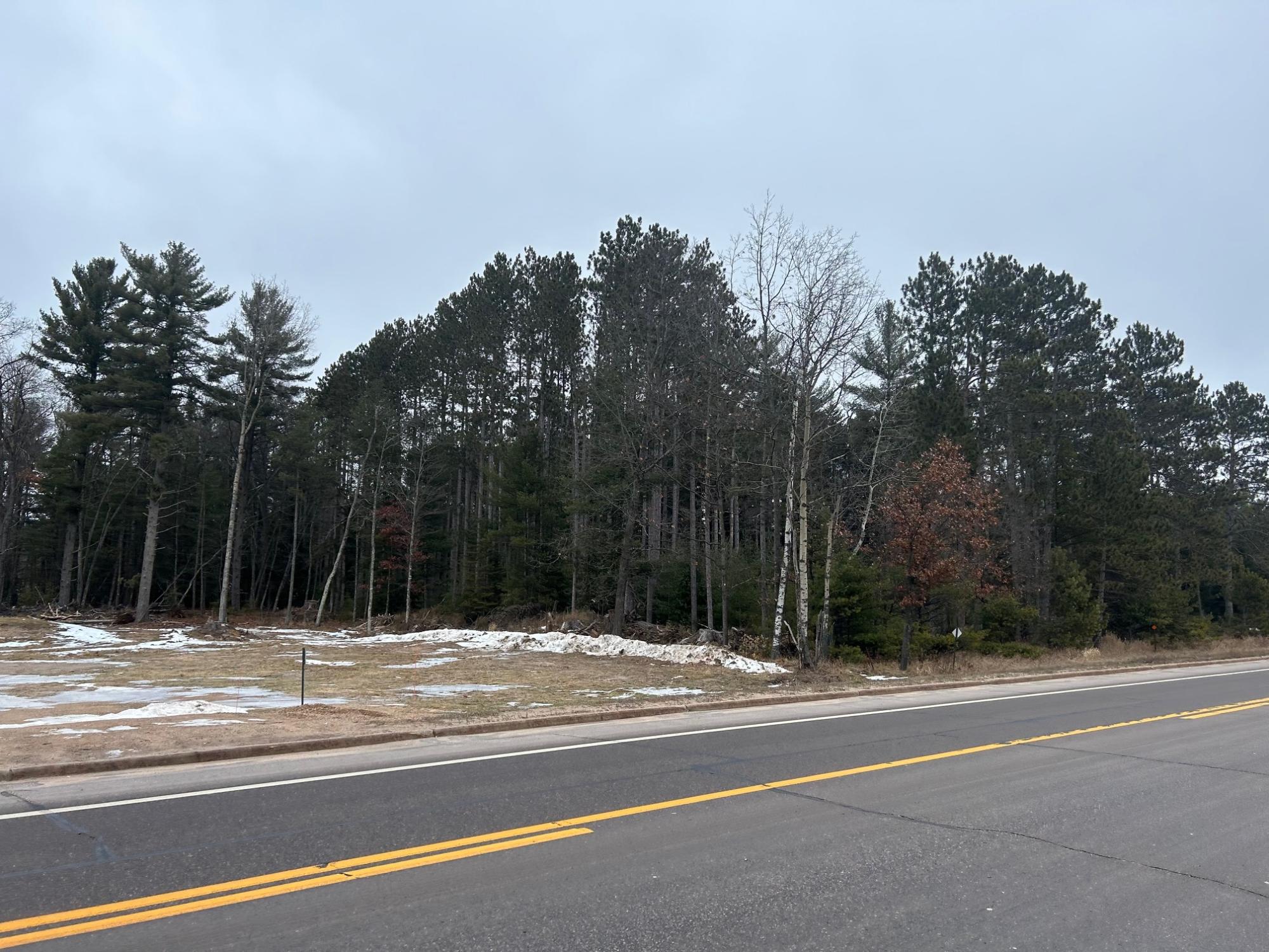Wall St, Eagle River, WI 54521