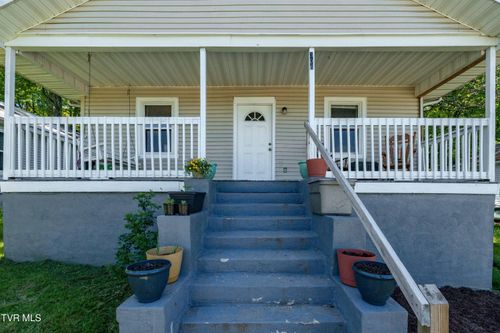 304 E Chestnut St, Johnson City, TN, 37601-6912 | Card Image