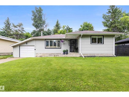 23 Glenhaven Cres, House with 3 bedrooms, 3 bathrooms and null parking in Saint Albert AB | Card Image
