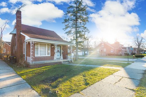 17902 Chester St, Detroit, MI, 48224-1256 | Card Image