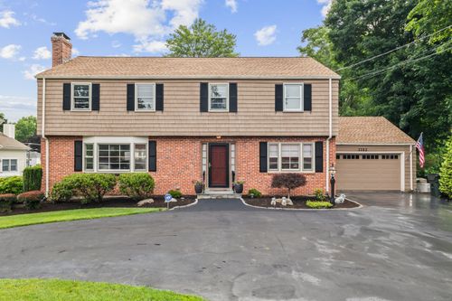 1182 N Main St, West Hartford, CT, 06117-1209 | Card Image