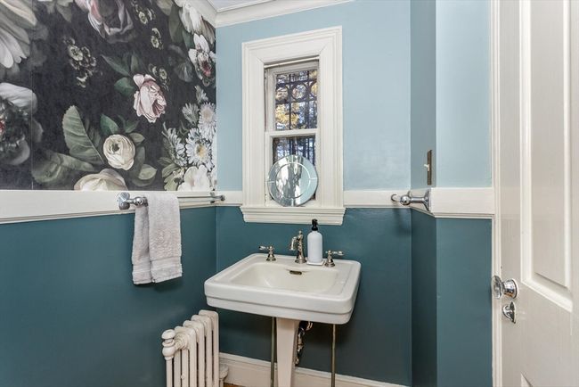 204 Ridge St, House other with 6 bedrooms, 4 bathrooms and 12 parking in Millis MA | Image 14