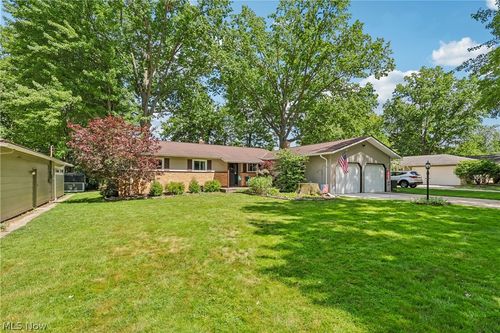 10249 Fairtree Dr, Strongsville, OH, 44149-2349 | Card Image