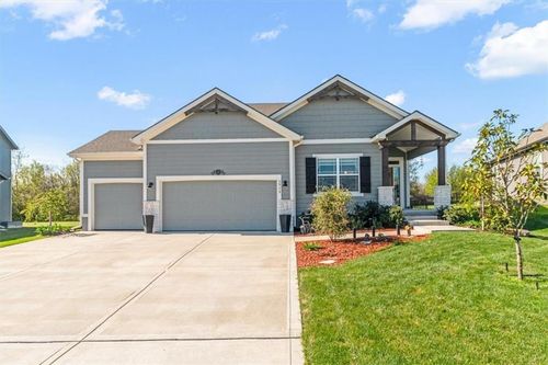 1713 Ravenwood Dr, Lees Summit, MO, 64086-0023 | Card Image
