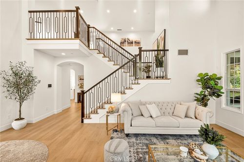 3988 Shady Ridge Dr, Corona, CA, 92881-8818 | Card Image