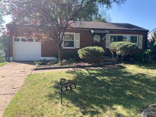 942 Melvin Ave, Saint Louis, MO, 63137-1025 | Card Image