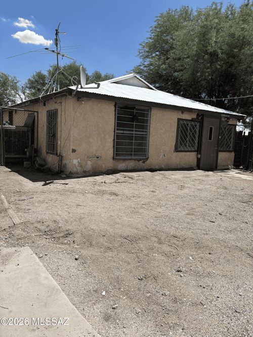 3218 N Romero Rd, Tucson, AZ, 85705-9224 | Card Image