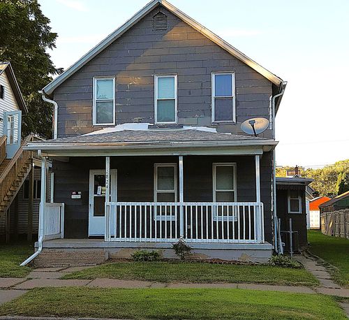 1824 W 6th St, Davenport, IA, 52802-1025 | Card Image