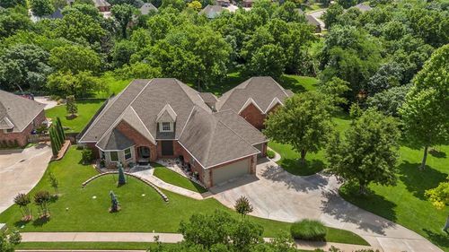 3826 Creek Bank Drive, Edmond, OK, 73003 | Card Image