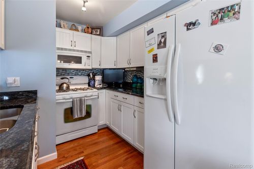 21256 E Glen Haven Cir, Northville, MI, 48167-2468 | Card Image