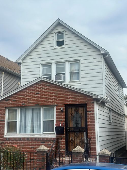10519 171st Pl, Jamaica, NY, 11433-1749 | Card Image