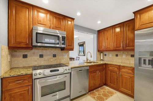 108-5190 Las Verdes Cir, Delray Beach, FL, 33484-8046 | Card Image